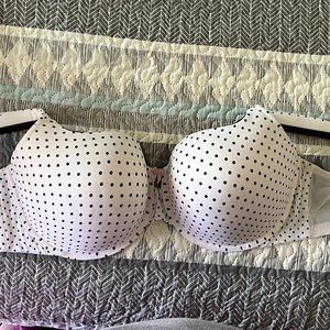 Catherine's Collections GENTLY USED lightly lined underwire bra 46C